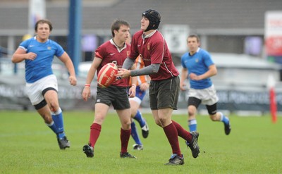 29.04.10 -  Cymer Rhondda Under 16 v Preseli Under 16 - Powerade Schools Under 16 Final 2010 - Cymer Rhondda(Blues)/Preseli(Purple). 