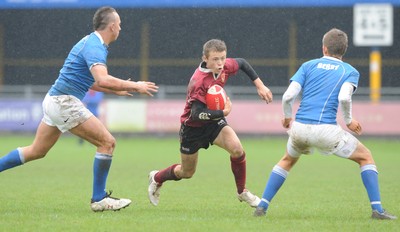 29.04.10 -  Cymer Rhondda Under 16 v Preseli Under 16 - Powerade Schools Under 16 Final 2010 - Cymer Rhondda(Blues)/Preseli(Purple). 