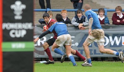 29.04.10 -  Cymer Rhondda Under 16 v Preseli Under 16 - Powerade Schools Under 16 Final 2010 - Cymer Rhondda(Blues)/Preseli(Purple). 