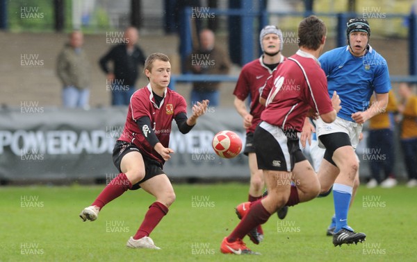 29.04.10 -  Cymer Rhondda Under 16 v Preseli Under 16 - Powerade Schools Under 16 Final 2010 - Cymer Rhondda(Blues)/Preseli(Purple). 