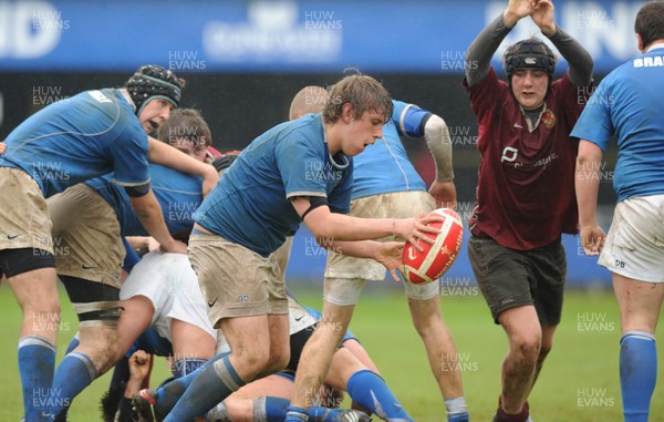 29.04.10 -  Cymer Rhondda Under 16 v Preseli Under 16 - Powerade Schools Under 16 Final 2010 - Cymer Rhondda(Blues)/Preseli(Purple). 