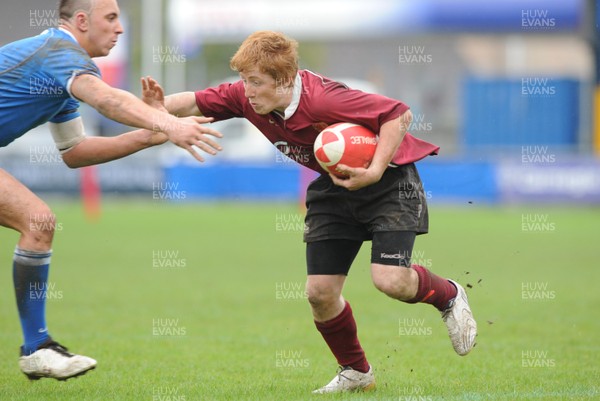 29.04.10 -  Cymer Rhondda Under 16 v Preseli Under 16 - Powerade Schools Under 16 Final 2010 - Cymer Rhondda(Blues)/Preseli(Purple). 