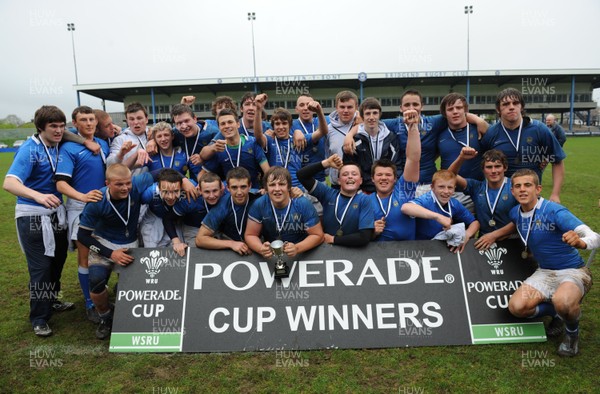 29.04.10 -  Cymer Rhondda Under 16 v Preseli Under 16 - Powerade Schools Under 16 Final 2010 - Cymer Rhondda(Blues)/Preseli(Purple). 