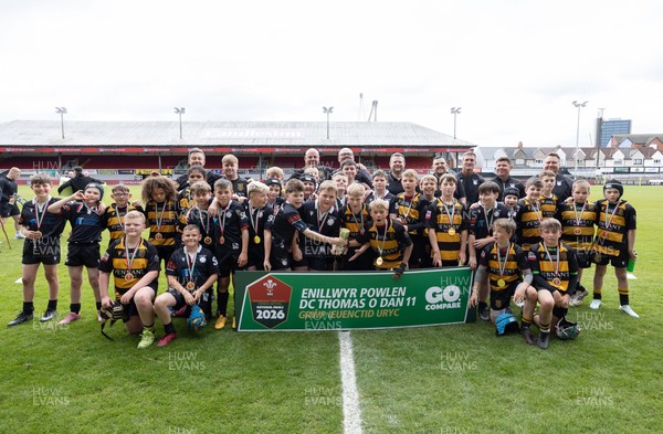 280426 - Cynon Valley v Neath, DC Thomas Bowl Final - The teams from Cynon Valley and Neath lift the trophy after drawing in the DC Thomas Bowl Final