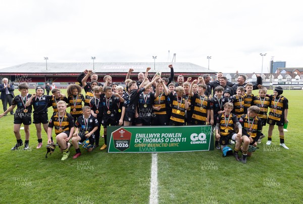 280426 - Cynon Valley v Neath, DC Thomas Bowl Final - The teams from Cynon Valley and Neath lift the trophy after drawing in the DC Thomas Bowl Final