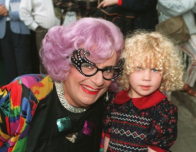 Dame Edna Everage 021095