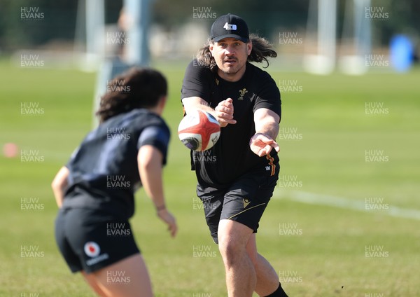 200325  Wales Women Rugby Training - Wales Women defence coach Dan Murphy during training ahead of the opening match of the Women’s 6 Nations against Scotland