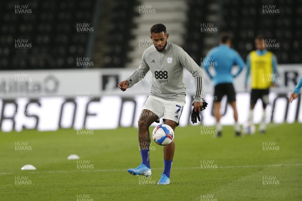 281020 - Derby County v Cardiff City - Sky Bet Championship - Leandra Bacuna of Cardiff warms up