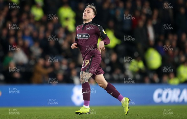 011218 - Derby County v Swansea City - SkyBet Championship - Barrie McKay of Swansea City