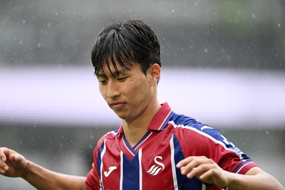 290826 - Derby County v Swansea City - Sky Bet Championship - Eom Ji-Sung of Swansea City celebrates at full time