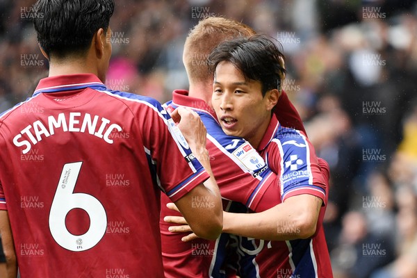 290826 - Derby County v Swansea City - Sky Bet Championship - Eom Ji-Sung of Swansea City celebrates scoring a goal with team mates