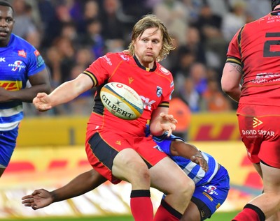 160525 - DHL Stormers v Cardiff Rugby - United Rugby Championship - Dan Thomas of Cardiff passes