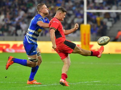 160525 - DHL Stormers v Cardiff Rugby - United Rugby Championship - Callum Sheedy of Cardiff kicks