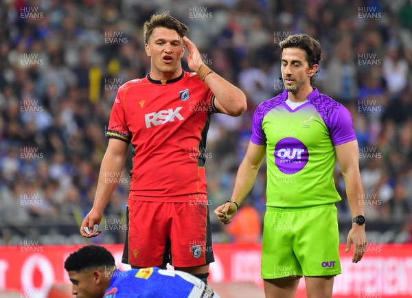 160525 - DHL Stormers v Cardiff Rugby - United Rugby Championship - Teddy Williams of Cardiff and referee Gianluca Gnecchi