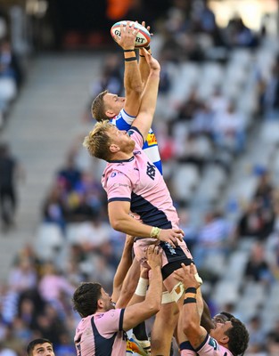 300525 - DHL Stormers v Cardiff Rugby - United Rugby Championship Quarter Final - Josh McNally of Cardiff Rugby and Marcel Theunissen of the Stormers