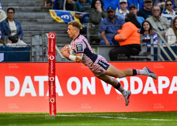 300525 - DHL Stormers v Cardiff Rugby - United Rugby Championship Quarter Final - Cam Winnett of Cardiff Rugby scores a try
