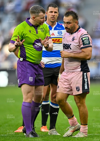300525 - DHL Stormers v Cardiff Rugby - United Rugby Championship Quarter Final - Referee Eoghan Cross (Ireland) chats with Liam Belcher (Captain) of Cardiff Rugby
