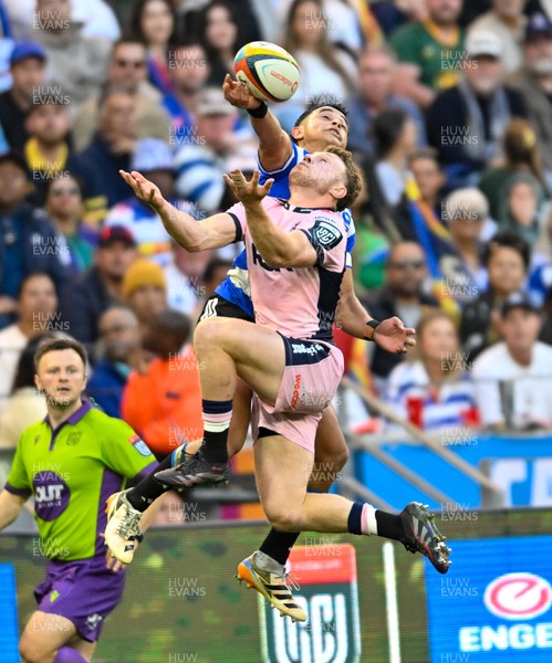 300525 - DHL Stormers v Cardiff Rugby - United Rugby Championship Quarter Final - Evan Lloyd of Cardiff Rugby and Imad Khan of the Stormers