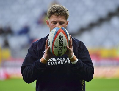 100525 - DHL Stormers v Dragons RFC - United Rugby Championship - Dragons RFC players warming up