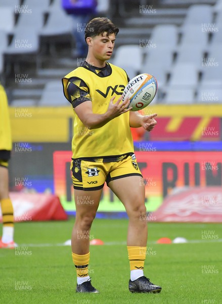 100525 - DHL Stormers v Dragons RFC - United Rugby Championship - Dragons RFC players warming up