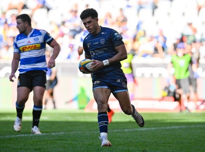 220326 - DHL Stormers v Dragons RFC - United Rugby Championship - Rio Dyer of Dragons scores a try