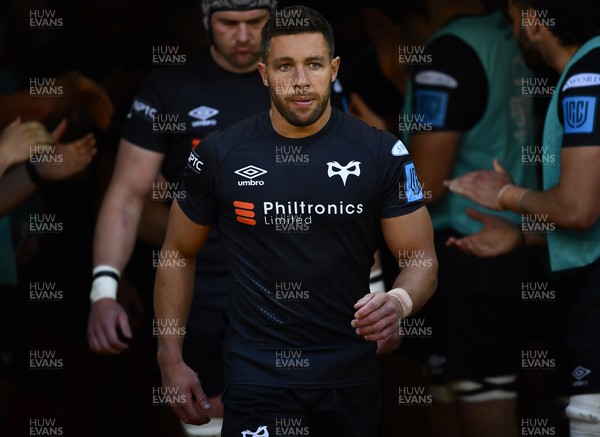 020422 - DHL Stormers v Ospreys - United Rugby Championship - Captain Rhys Webb of Ospreys leads his team out