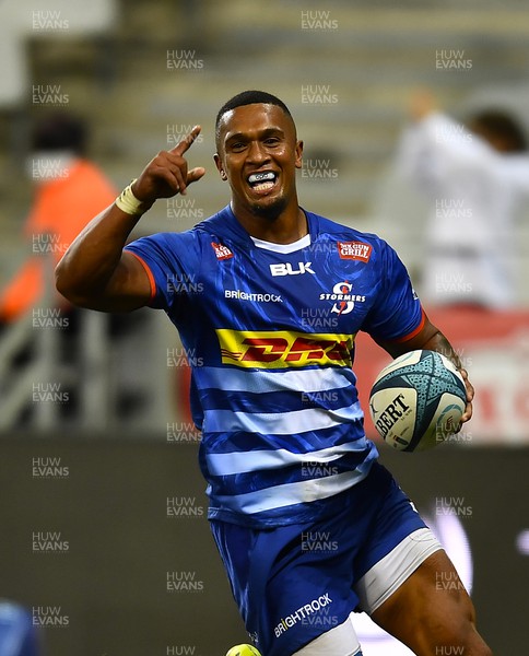 020422 - DHL Stormers v Ospreys - United Rugby Championship - Leolin Zas of the Stormers scores a try