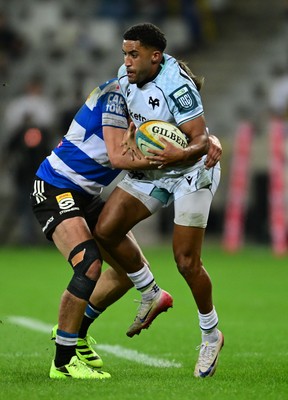 031025 - DHL Stormers v Ospreys, United Rugby Championship - Keelan Giles of the Ospreys attacks