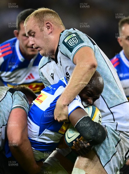 031025 - DHL Stormers v Ospreys, United Rugby Championship - Seabelo Senatla of the Stormers tackled by Huw Sutton of the Ospreys