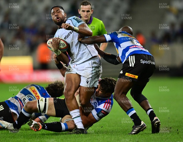 031025 - DHL Stormers v Ospreys, United Rugby Championship - Phil Cokanasiga of the Ospreys is tackled