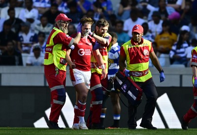 241026 - DHL Stormers v Scarlets - United Rugby Championship Quarter Final - Macs Page of the Scarlets walks off the field injured