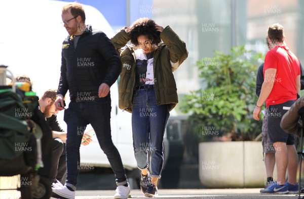 240616 - Doctor Who Filming -Pearle Mackie takes a break during filming for series 10 of Doctor Who 