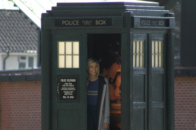 200921 - Doctor Who Series 13 Filming - Jodie Whittaker on location in Grange Gardens, Grangetown, Cardiff for what is believed to be the Doctor Who Centenary Special