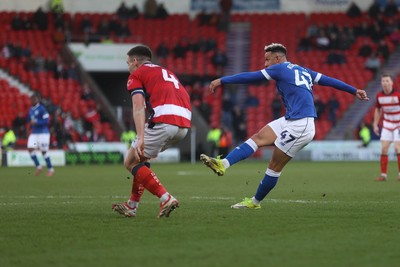 280226 - Doncaster Rovers v Cardiff City - Sky Bet League 1 - Callum Robinson scores Cardiff’s 4th goal