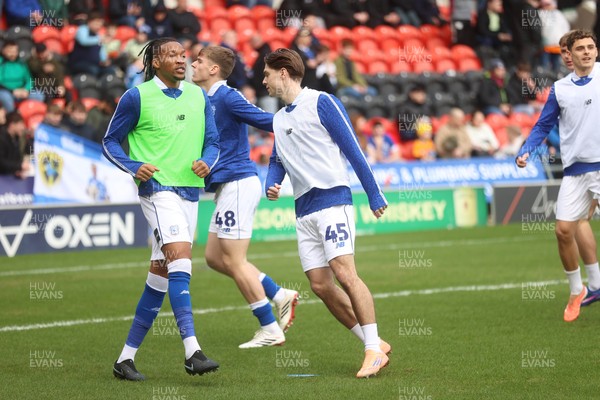 280226 - Doncaster Rovers v Cardiff City - Sky Bet League 1 - Cian Ashford and Gabriel Osho in warm up 