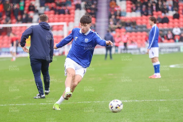 280226 - Doncaster Rovers v Cardiff City - Sky Bet League 1 - Rubin Colwill in warm up 