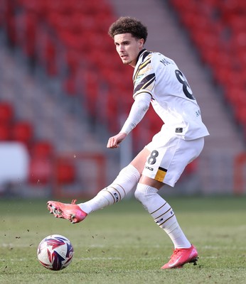 010325 - Doncaster Rovers v Newport County - Sky Bet League 2 - Josh Martin of Newport