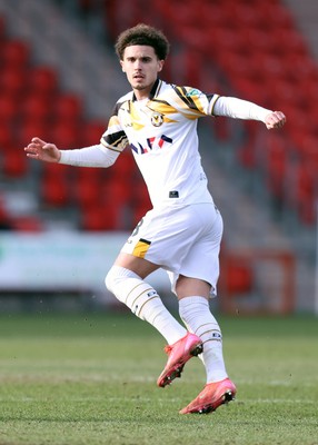 010325 - Doncaster Rovers v Newport County - Sky Bet League 2 - Bobby Kamwa of Newport and Joseph Olowu of Doncaster Rovers