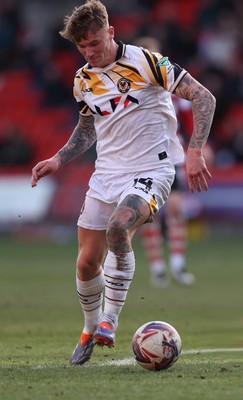 010325 - Doncaster Rovers v Newport County - Sky Bet League 2 - Kai Whitmore of Newport