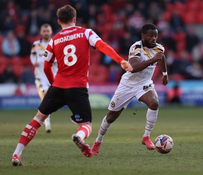 010325 - Doncaster Rovers v Newport County - Sky Bet League 2 - David Ajiboye of Newport and George Broadbent of Doncaster Rovers