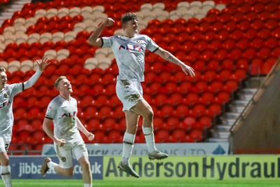 130124 - Doncaster Rovers v Newport County - Sky Bet League 2 - Seb Palmer-Houlden of Newport celebrates scoring a goal