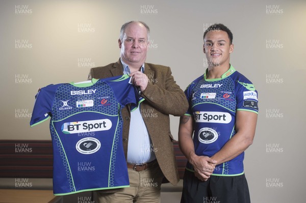 221215 - Newport Gwent Dragons Charity Jersey -Ashton Hewitt with Andrew RT Davies AM