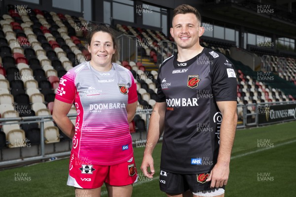 280920 -  Cerys Hale and Elliot Dee wearing the Dragons 2020/2021 home and European jerseys