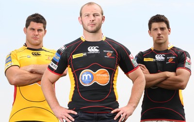 23.07.08 - Newport Gwent Dragons Kit and player announcement. Dragons new signings Tom Willis (centre), Grant Webb (left) and James Arlidge sporting the new Dragons kit for the forthcoming season. 