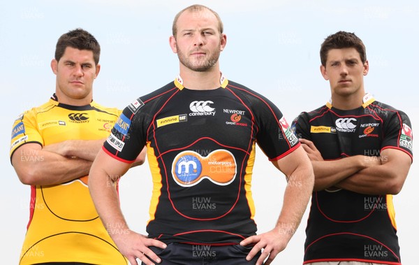 23.07.08 - Newport Gwent Dragons Kit and player announcement. Dragons new signings Tom Willis (centre), Grant Webb (left) and James Arlidge sporting the new Dragons kit for the forthcoming season. 