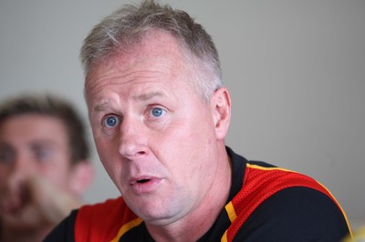 17.07.07.. Newport Gwent Dragons, new signings Dragons coach Paul Turner 