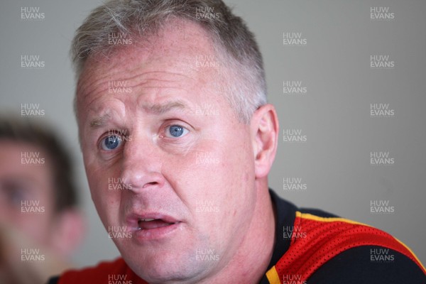 17.07.07.. Newport Gwent Dragons, new signings Dragons coach Paul Turner 