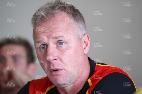 17.07.07.. Newport Gwent Dragons, new signings Dragons coach Paul Turner 