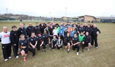 19.03.10 ... Newport Gwent Dragons players at Newport High School 