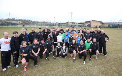 19.03.10 ... Newport Gwent Dragons players at Newport High School 